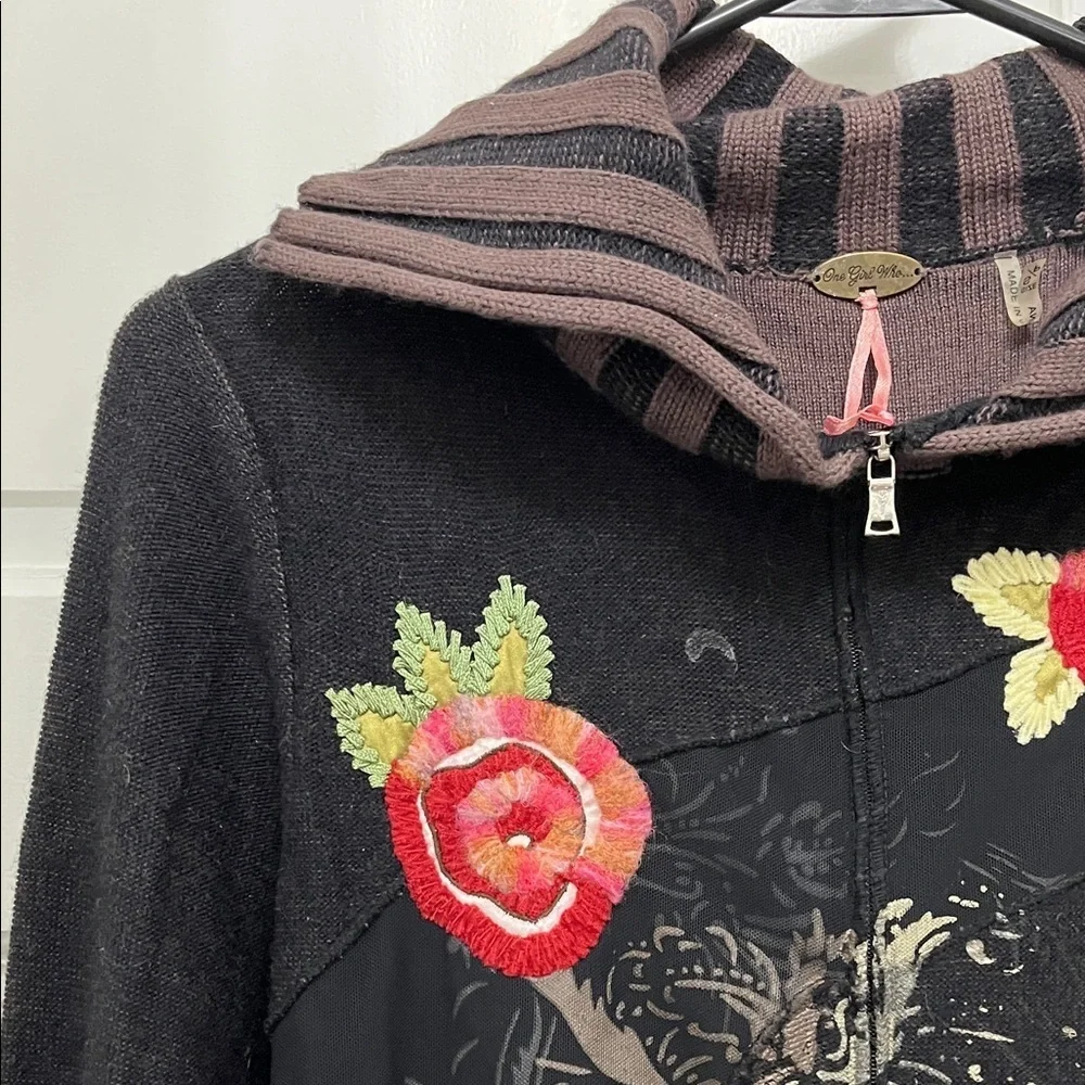 One Girl Who Black Floral Embroidered Full Front Zip Sweater - Size Small